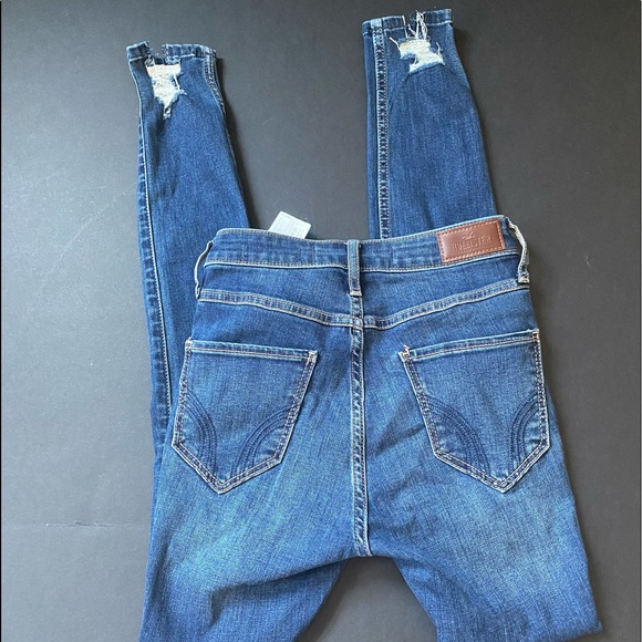 Hollister high rise waist distressed skinny jeans - Picture 4 of 9